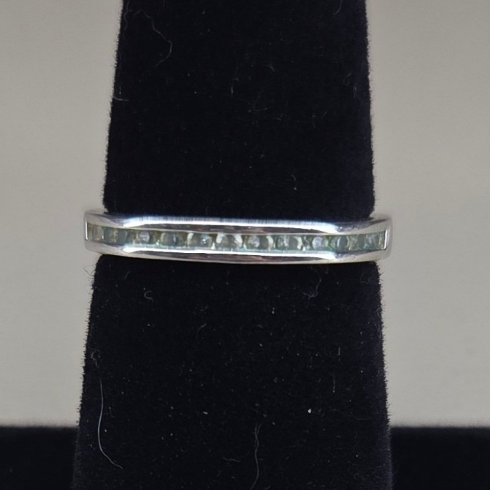 Silver Tone Minimalist Eternity Band Ring Women Size 7.5 Stacking 0400